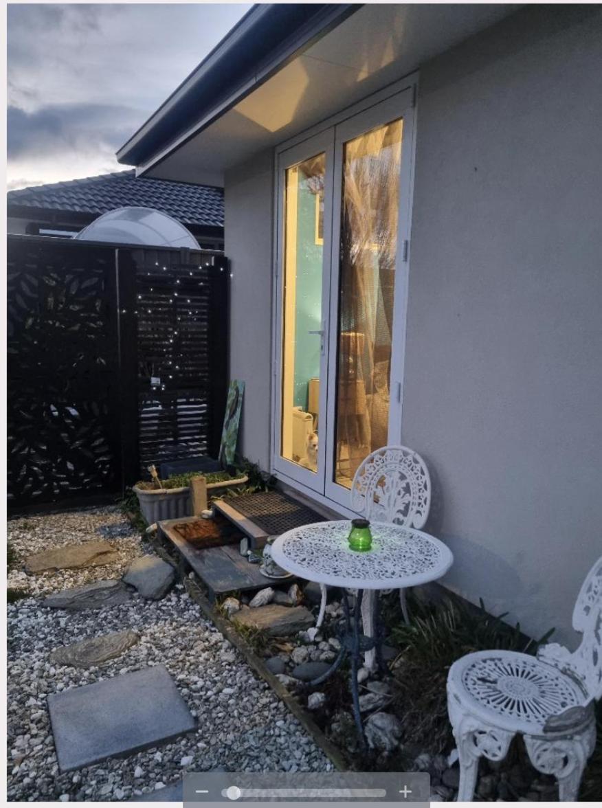 Banbury Deluxe With Spa Bath! Private Courtyard! ควีนส์ทาวน์ ภายนอก รูปภาพ